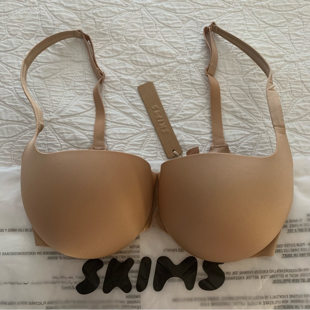SKIMS Nude Toned Molded Cup Bra